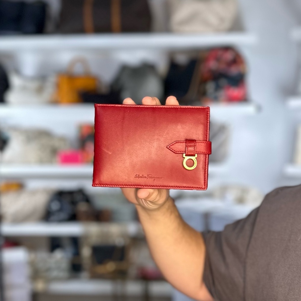 FERRAGAMO PASSPORT/DOC HOLDER